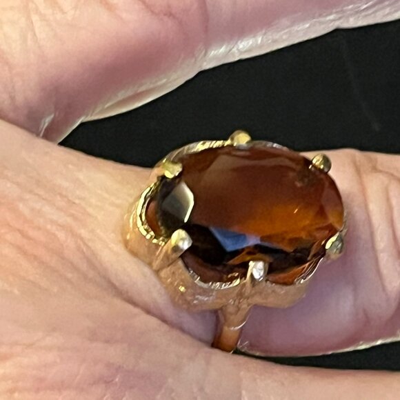 Vintage Sarah Coventry Amber Glass Ring – Stamped SARAH COV – Size 7-Adjustable - Picture 4 of 9